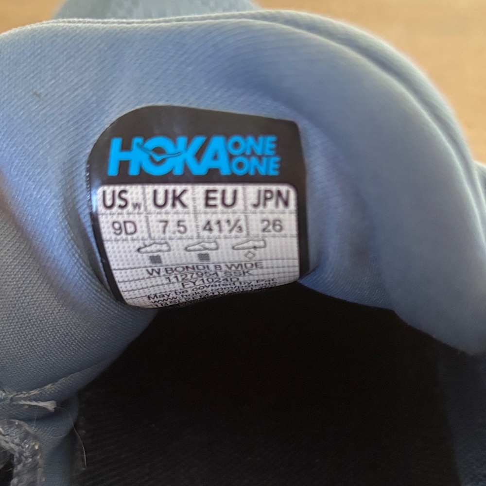 Hoka Women's Bondi 8 Athletic Shoes in size 9D - Picture 8 of 14